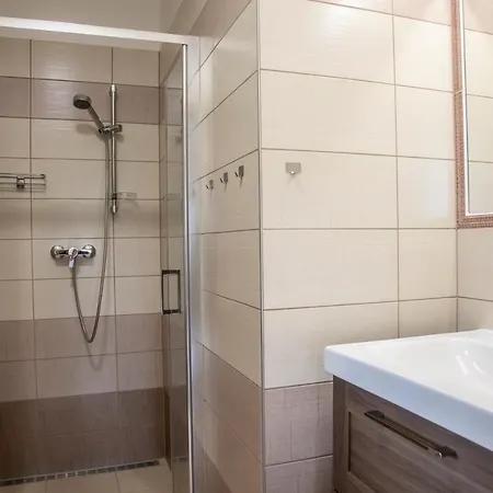 275 - Apartment